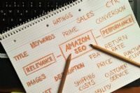 Comment lire les avis en ligne de manière critique avant de choisir un contenu